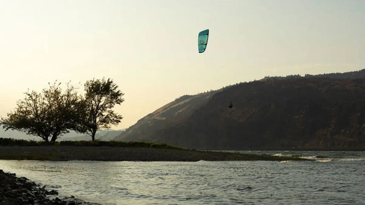 Kitesurfing in Gusty Wind — How to Stay Safe