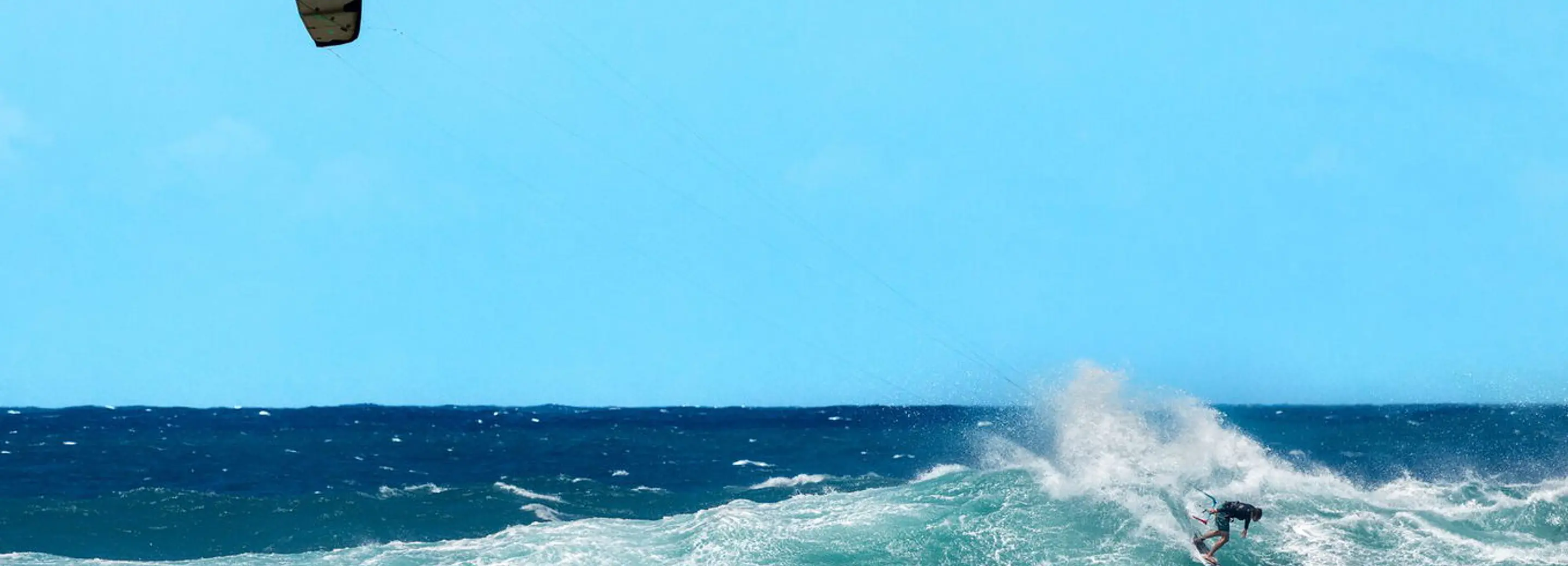 Best Kitesurfing Weather Apps 2026 — Windy vs iKitesurf vs Others