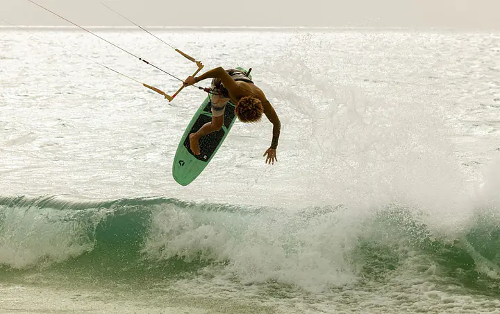 Duotone Whip SLS 2026 - Duotone Kiteboards - Surf Boards | Surf-store.com