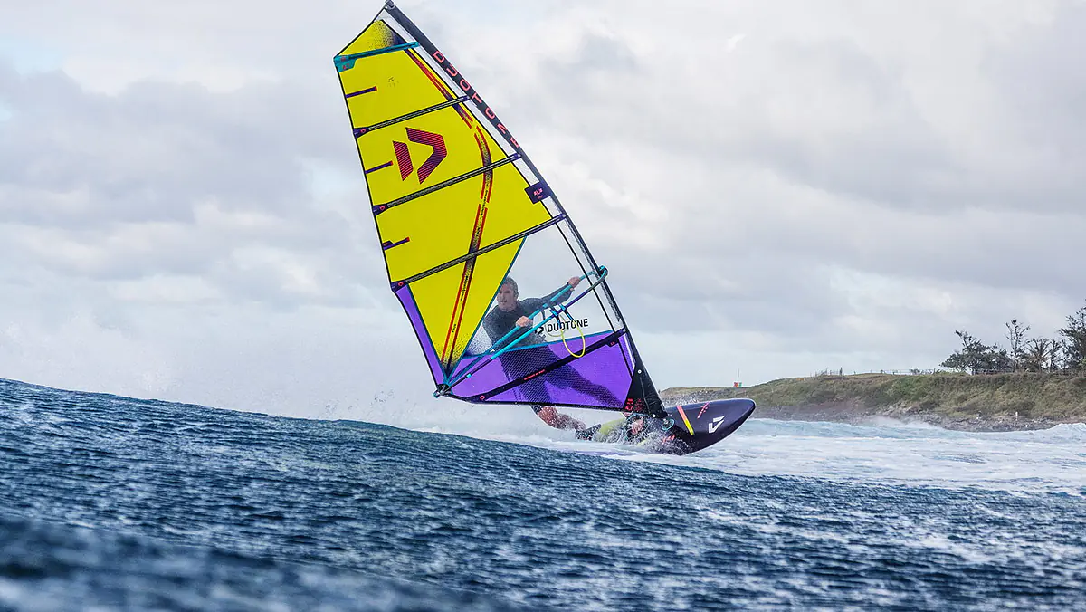 How to Choose a Windsurf Fin — Size, Type & Material Guide