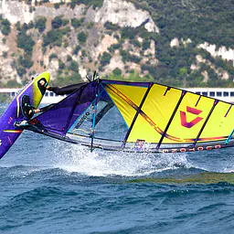 Duotone Ultra FreeWave 2025 - Duotone Windsurfing - Windsurf Boards | Surf-store.com