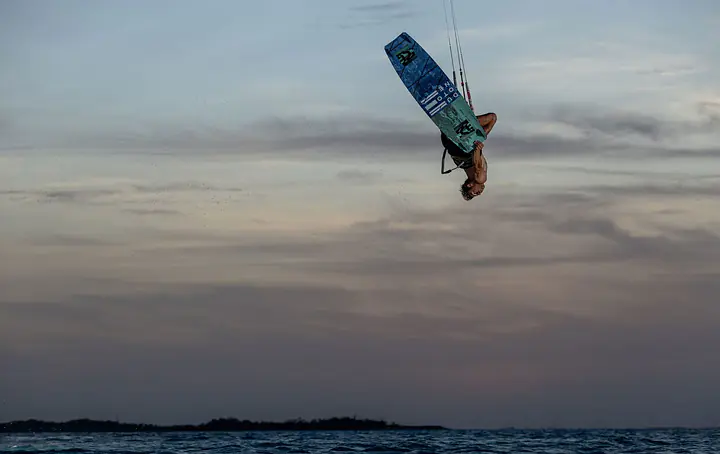 Duotone Select SLS 2025 - Duotone Kiteboards | Surf-store.com