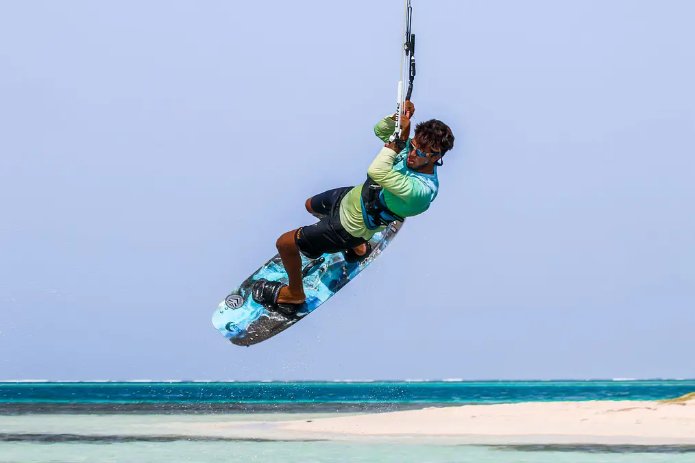 How to Choose a Kitesurfing School — IKO Certification Guide