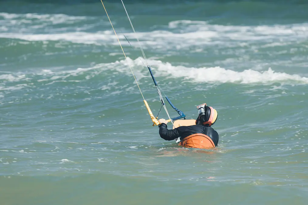 Windsurfing Harness Guide 2026 — Waist vs Seat Harness