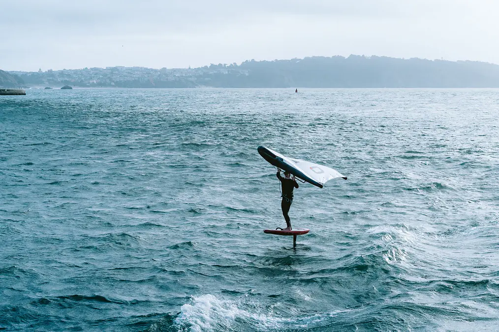 Kite Foiling in Choppy Water — Setup & Technique Guide