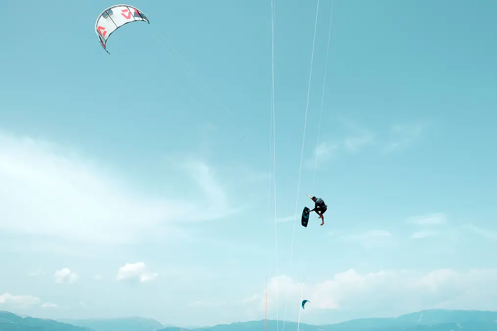 Is It Safe to Kitesurf Alone? — Solo Kitesurfing Guide