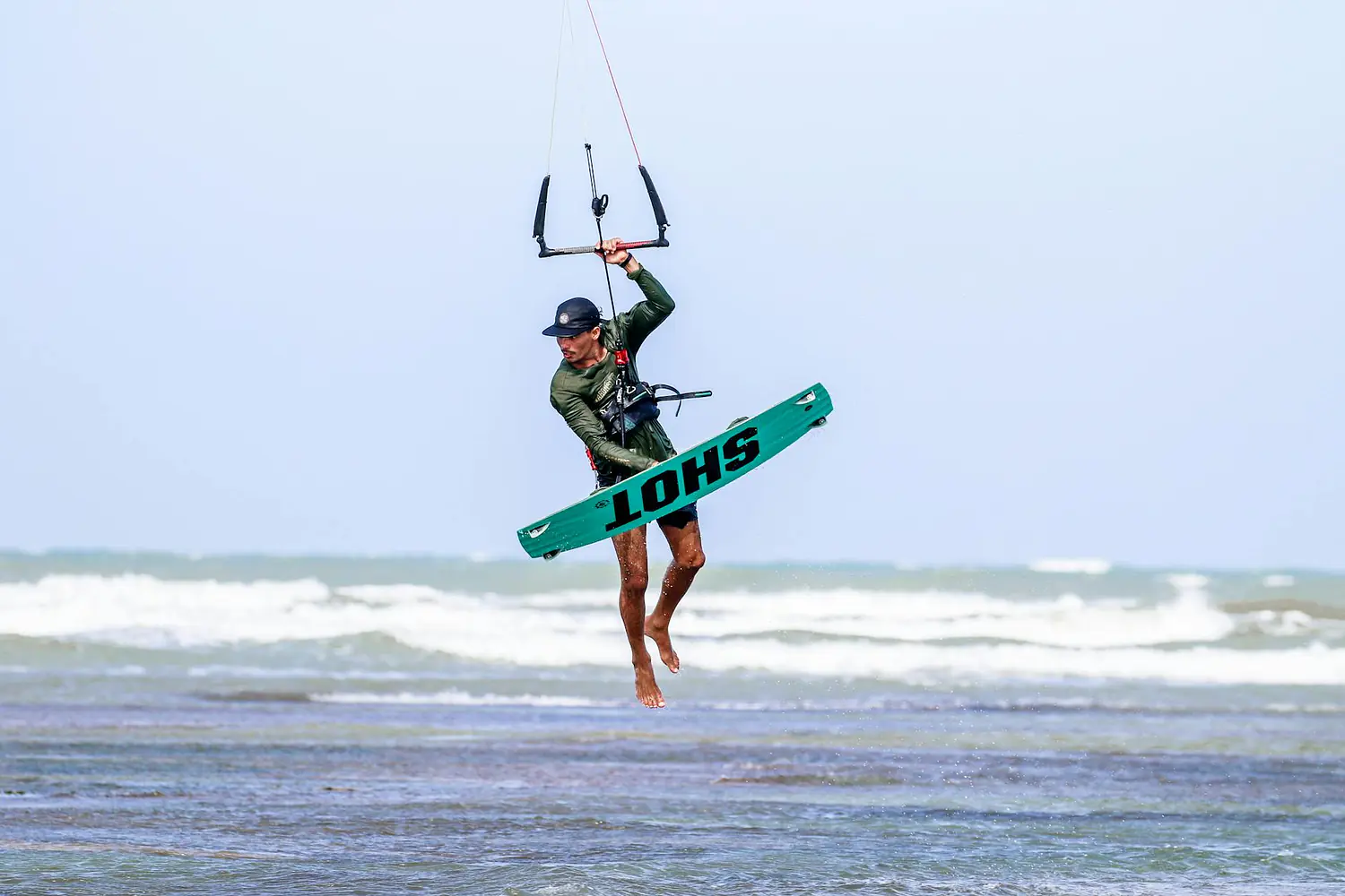 What to Expect in Your First Kitesurfing Lesson — Beginner Guide