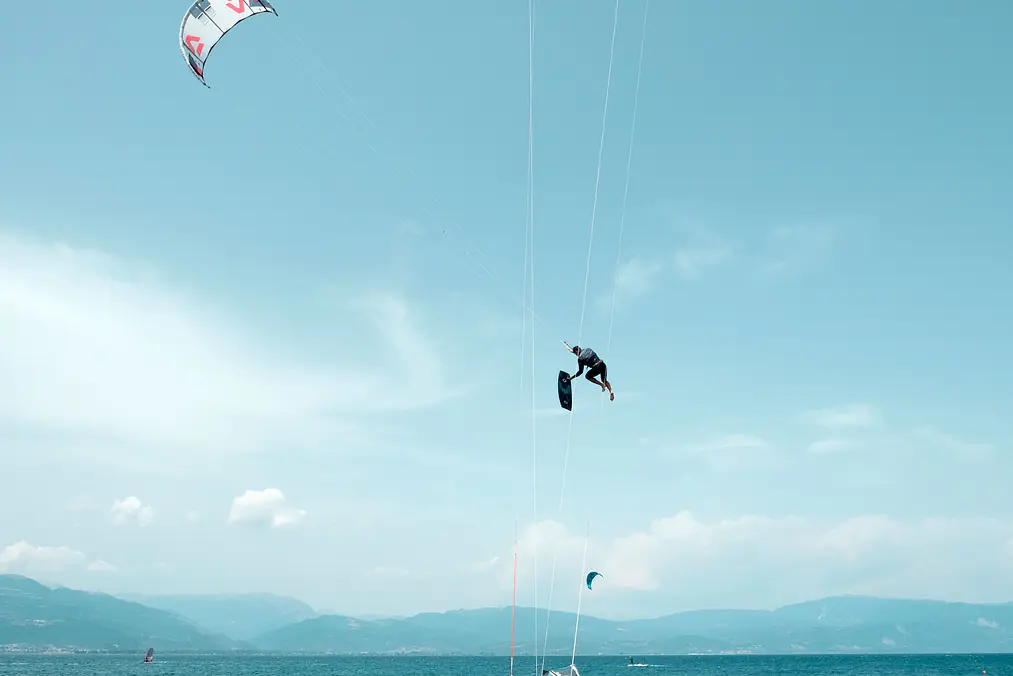 Kitesurfing Boracay Philippines — Bulabog Beach 2026
