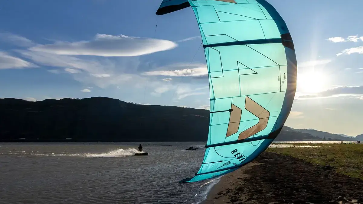 How to Jump Kitesurfing — First Jump Guide for Beginners