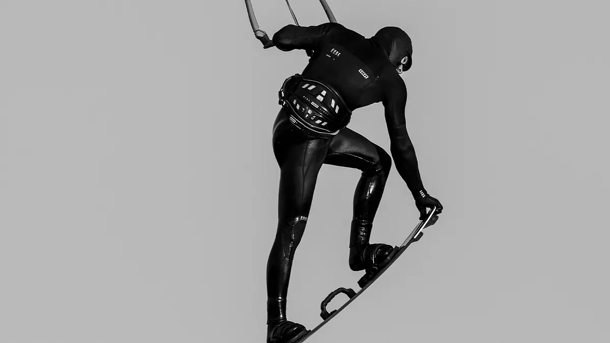 How to Choose a Kitesurfing School — IKO Certification Guide