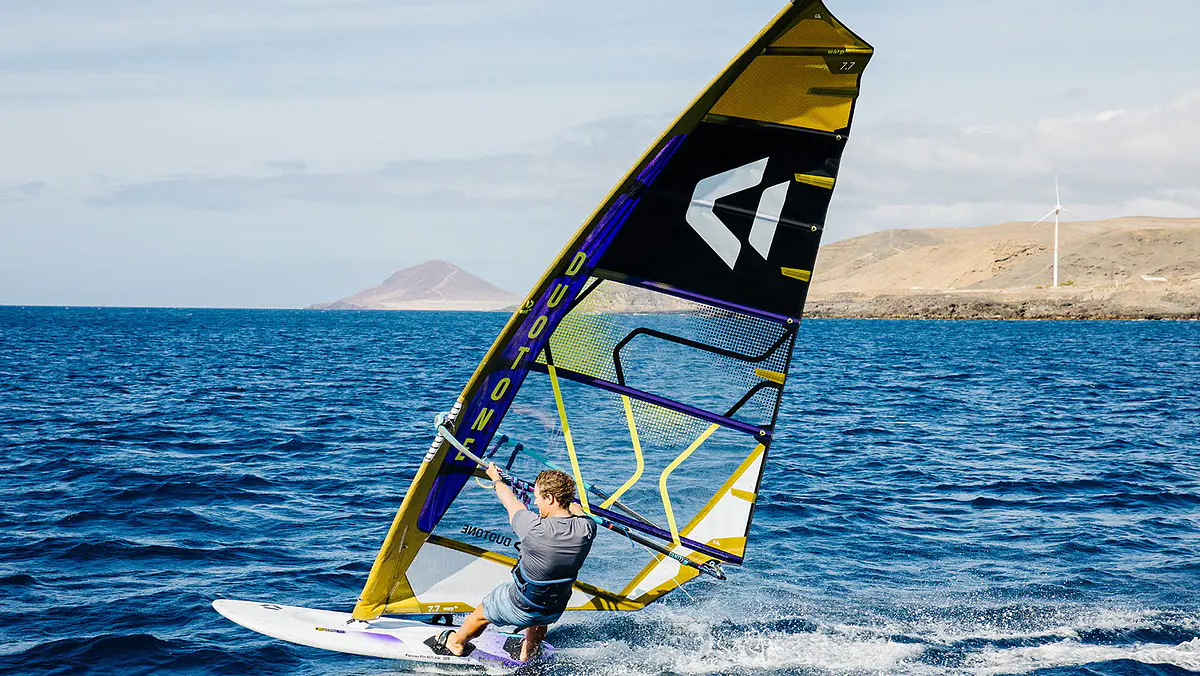 Windsurf Sail Size Guide 2026 — Weight vs Wind Chart